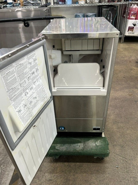 Hoshizaki AM-50BAE-AD 55lbs. Ice Maker With Built in Storage Bin (USED UNIT)