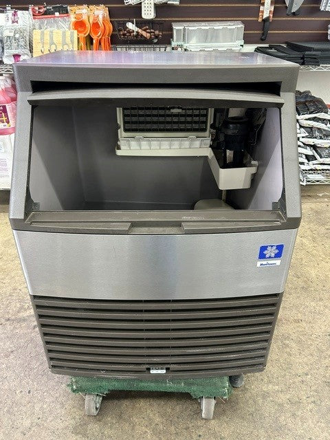 MANITOWOC QD0132A 26" Ice Maker W 80 lb. Bin Capacity (USED UNIT)