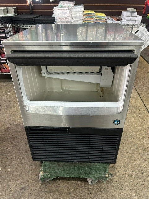 Hoshizaki KM-115BAJ 116lb. Self-Contained Ice Machine With Built-In Storage Bin - (USED UNIT)