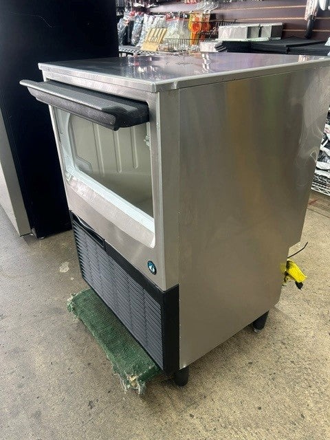 Hoshizaki KM-115BAJ 116lb. Self-Contained Ice Machine With Built-In Storage Bin - (USED UNIT)