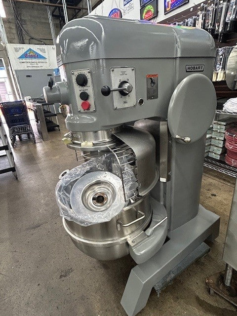 Hobart L-800 80 Quart Mixer Including Hook, Flat Beater, Whip and Bowl 200V 3 phase With Guard (USED)