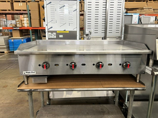 Magic Chef M48TG 48" Wide Countertop Thermostatic Natural Gas Griddle 3/4" Thick Plate - (USED UNIT)