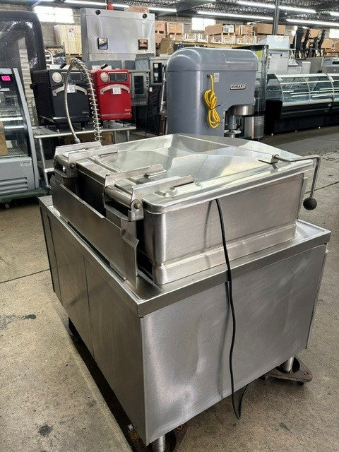 Market Forge Model 1500 Tilt Skillet 30 Gallon – Natural Gas, 76000 Total BTU (USED)