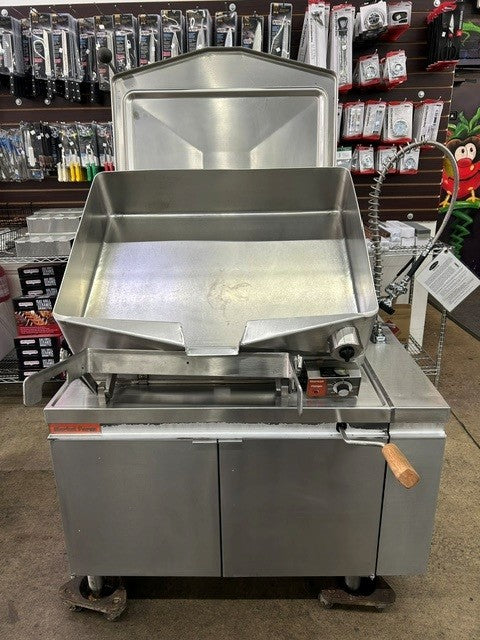 Market Forge Model 1500 Tilt Skillet 30 Gallon – Natural Gas, 76000 Total BTU (USED)