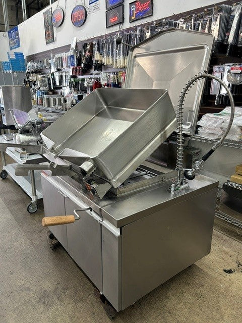 Market Forge Model 1500 Tilt Skillet 30 Gallon – Natural Gas, 76000 Total BTU (USED)