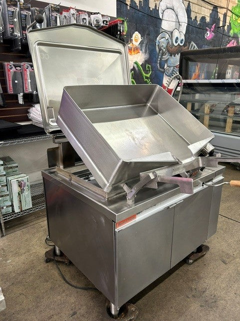 Market Forge Model 1500 Tilt Skillet 30 Gallon – Natural Gas, 76000 Total BTU (USED)
