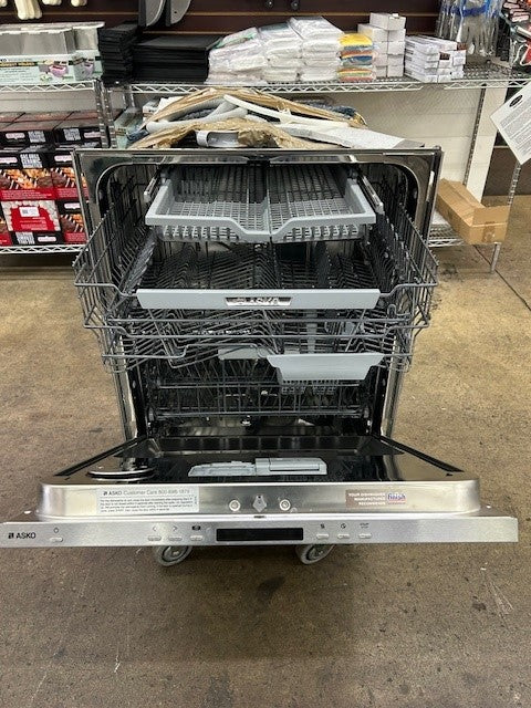 ASKO DBI663IS 24" Residential Built-In Dishwasher With 16 Place Settings, Stainless Steel, Integrated Handle (USED)
