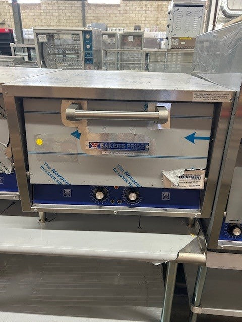 Bakers Pride P22S Electric Countertop Single Compartment Pizza Oven 20" - 208V (DEMO UNIT)