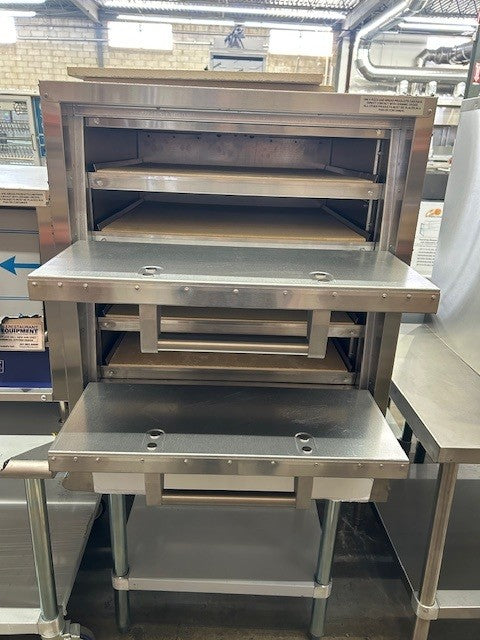 Bakers Pride P44S Counter-Top Electric Pizza Deck Oven - 208V - Single Phase - Two Compartments (DEMO UNIT)