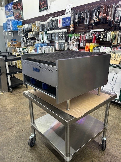 ROYAL RCB-24 Heavy Duty Gas Charbroiler with Two (2) Burners 24" - 80,000 BTU (USED)