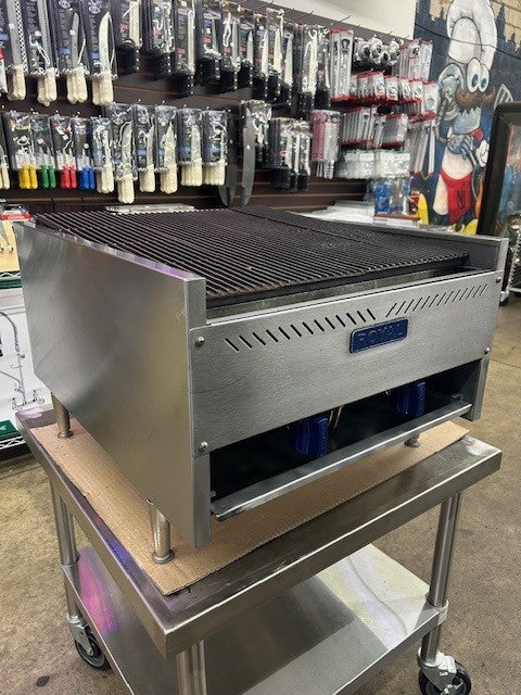 ROYAL RCB-24 Heavy Duty Gas Charbroiler with Two (2) Burners 24" - 80,000 BTU (USED)