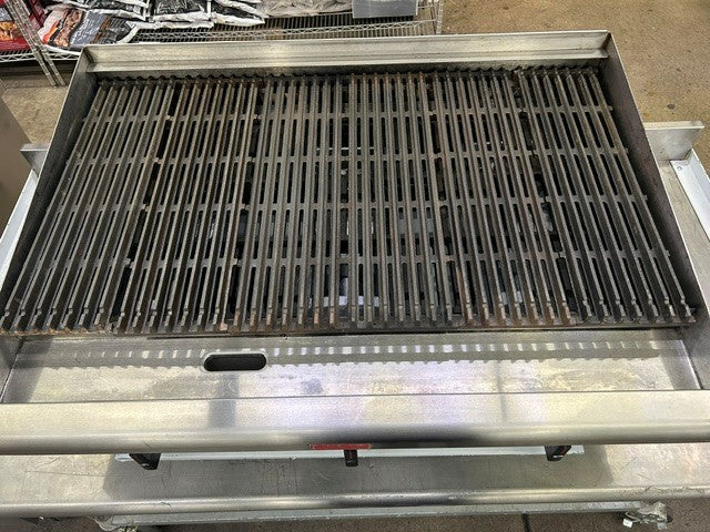 Star-Max 6036CBD 36"W 3 Burners Gas Countertop Manual Charbroiler 120,000 BTU (USED UNIT)