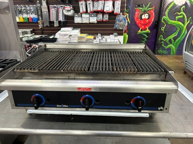 Star-Max 6036CBD 36"W 3 Burners Gas Countertop Manual Charbroiler 120,000 BTU (USED UNIT)