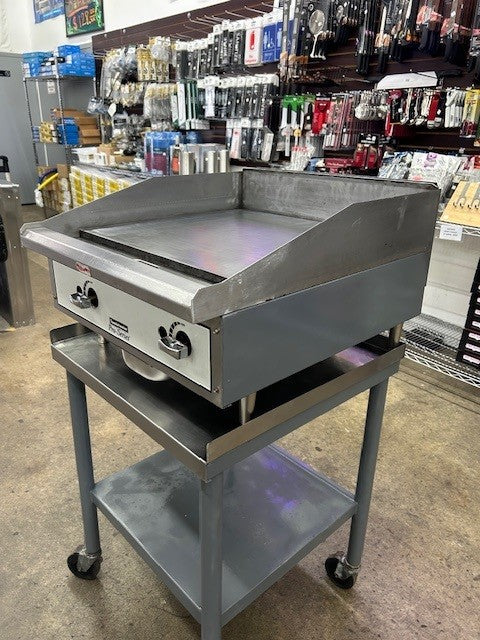 Toastmaster TMGM24 24"W 2 Burners Gas Countertop Manual Griddle - 40,000 BTU (USED)