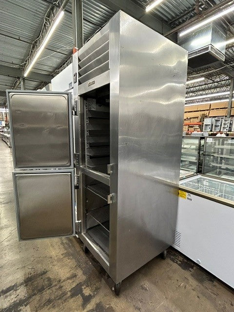 TRAULSEN RHT132WUT-HHS Stainless Steel 24.2 Cu. Ft. Half Door One Section Reach In Refrigerator - Specification Line - 115V 1PH (USED UNIT)