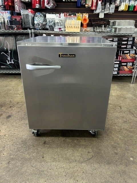 TRAULSEN UHT27-R 27"W Single Door Undercounter Refrigerator (USED UNIT)