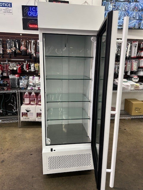 True Food Service GDM-23-HC TLS01 Glass Door Merchandiser - 115V 1PH (USED)