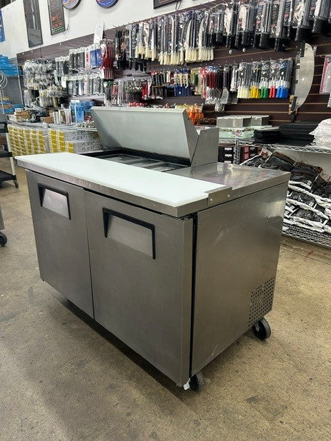 True TSSU-48-08 48 3/8"W Two Door Sandwich/ Salad Prep Table - USED UNIT!