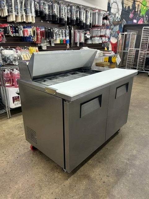 True TSSU-48-10 48 3/8"W Two Door Sandwich/ Salad Prep Table - USED UNIT!