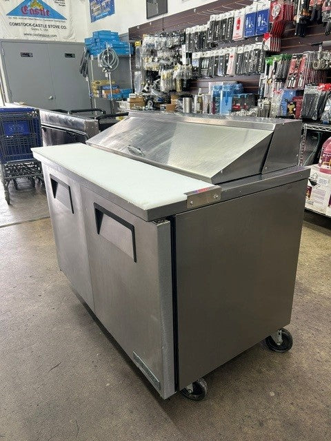 True TSSU-48-12 48 3/8"W Two Door Sandwich/ Salad Prep Table - USED UNIT!