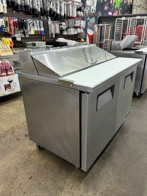 True TSSU-48-12 48 3/8"W Two Door Sandwich/ Salad Prep Table - USED UNIT!