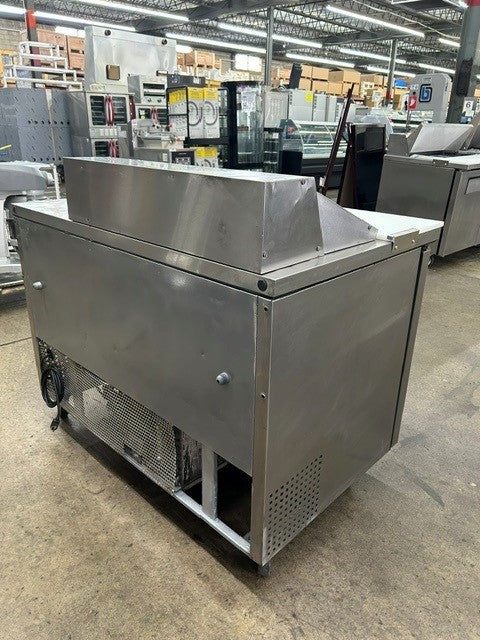 True TSSU-48-08 48 3/8"W Two Door Sandwich/ Salad Prep Table - USED UNIT!