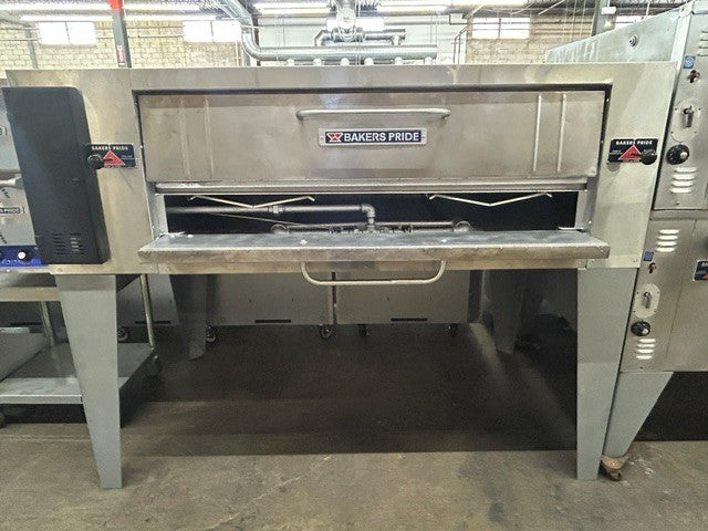 Bakers Pride Y-600 Gas Single Deck Pizza Oven - SUPERDeck Series 78” - 120,000 BTU (USED UNIT)