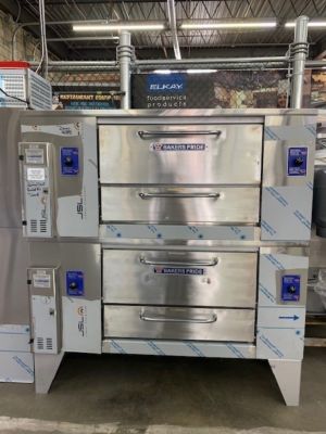 Bakers Pride D-250 Super Deck Double Deck Gas Pizza Oven - 250,000 BTU  (DEMO UNIT) 
